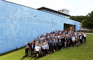 Vom 7. bis 11. Juni fand an der Fakultät für Technik der Hochschule Pforzheim die 123. Jahrestagung der Deutschen Gesellschaft für angewandte Optik e.V., eine wissenschaftliche Konferenz mit rund 170 Gästen, statt. (Foto: Sophia Zundel / Hochschule Pforzheim) 