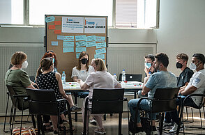 Tür an Tür: Workshop mit Bürgerinnen und Bürgern an der Fakultät für Gestaltung der Hochschule Pforzheim. 
