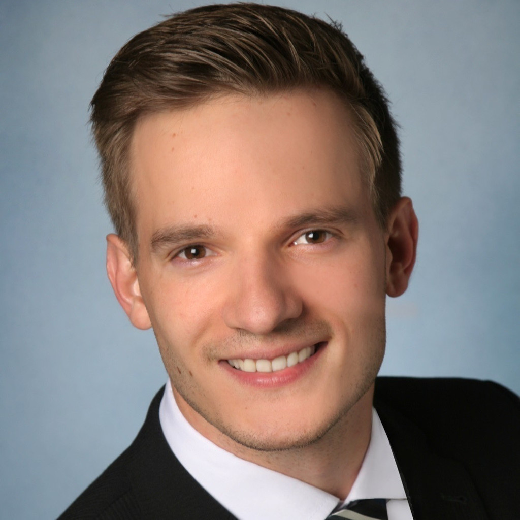 Dominik Nüske - Absolvent des Bachelor-Studiengangs Mechatronik, aktuell bei der Atlas Copco IAS GmbH